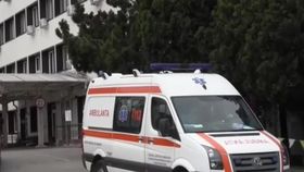 Accident neobișnuit la cumpărături! Tavanul unui magazin din Sectorul 3 al Capitalei s-a prăbușit peste o femeie în vârstă de 70 de ani